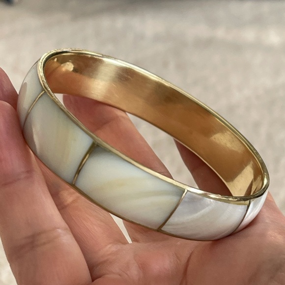 Mother of pearl inlay brass bangle bracelet - Picture 5 of 5